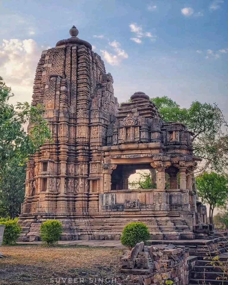शिव मन्दिर, तालाब समूह