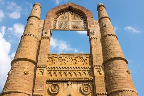 Badal Mahal Gate — चंदेरी का प्रतीक